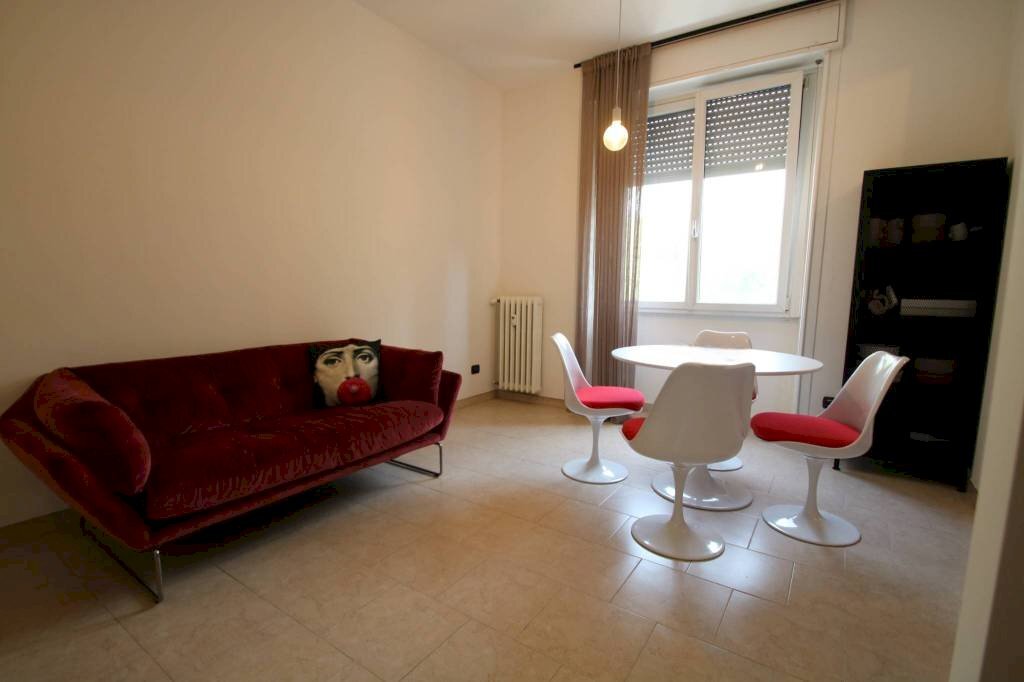 Salone - Bilocale via Giovanni Pierluigi da Palestrina, 35, Milano (zona Centrale) - foto 2