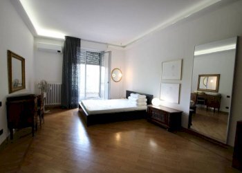 Camera da letto - Two-room apartment via Giovanni Pierluigi da Palestrina, 35, Milano (neighborhood Centrale) - photo 8