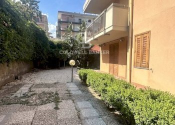 Foto 2 - Villa Via Lecco
 
25, Aci Catena - foto 2