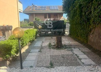 Foto 7 - Villa Via Lecco
 
25, Aci Catena - foto 7