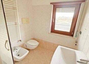 Bagno - Three-room apartment piazza 4 Novembre, 12, Povegliano Veronese - photo 7