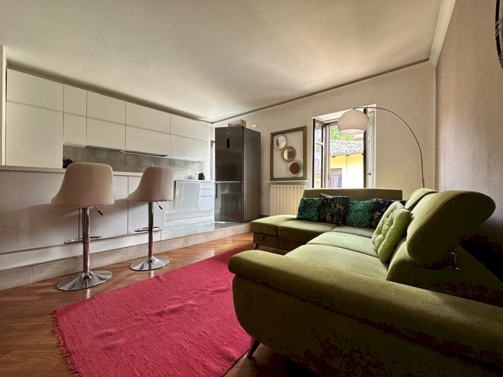 Salone - Three-room apartment via Vittorio Alfieri, Moncalieri - photo 2