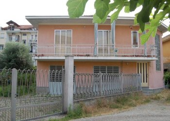 Facciata - Villa via Antonio Gramsci, 7, Chieri - foto 1