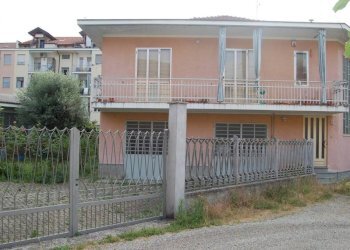 Facciata - Villa via Antonio Gramsci, 7, Chieri - foto 3