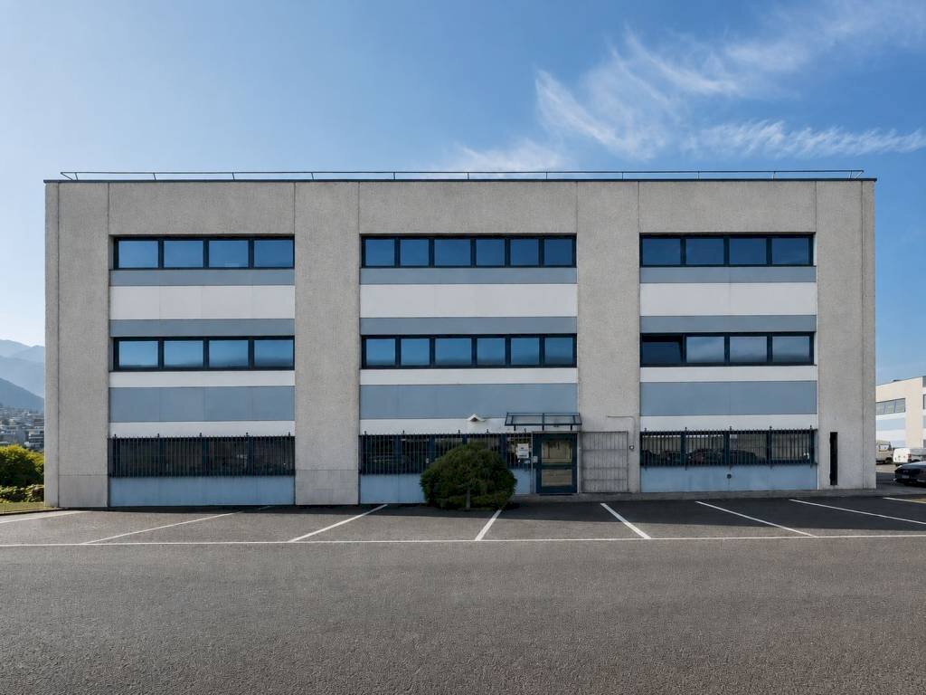 Facciata - Magazzino strada Comunale del Portone, 127, Torino (zona Mirafiori Sud) - foto 1