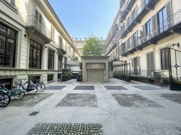 Cortile interno - Box corso Duca degli Abruzzi, 4, Torino (zona Crocetta) - foto 1