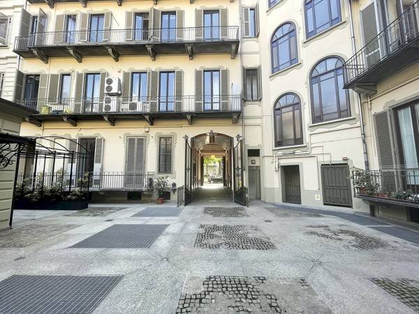 Cortile interno - Box corso Duca degli Abruzzi, 4, Torino (zona Crocetta) - foto 2