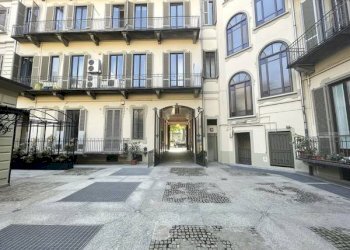 Cortile interno - Box corso Duca degli Abruzzi, 4, Torino (zona Crocetta) - foto 2