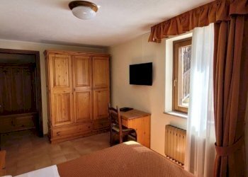 Camera da letto - Bed & Breakfast Frazione Pont, 25, Valsavarenche - photo 18