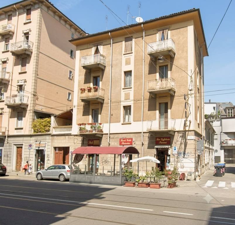 Facciata - Negozio via Luigi Cibrario, 90, Torino (zona Campidoglio) - foto 1