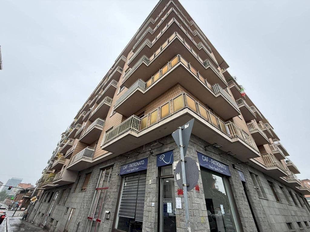 Facciata - Bilocale via Guglielmo Reiss Romoli, 7, Torino (zona Rebaudengo) - foto 2