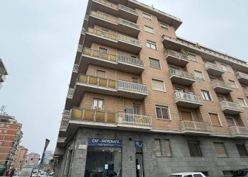 Facciata - Bilocale via Guglielmo Reiss Romoli, 7, Torino (zona Rebaudengo) - foto 1