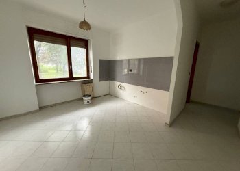 Cucina - Bilocale via Guglielmo Reiss Romoli, 7, Torino (zona Rebaudengo) - foto 4