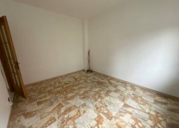 Camera da letto - Bilocale via Guglielmo Reiss Romoli, 7, Torino (zona Rebaudengo) - foto 12