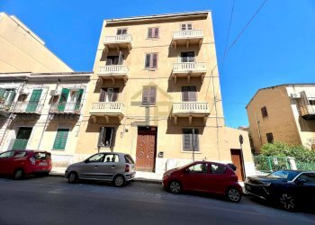 Foto 1 - Quadrilocale Via Ciullo D'alcamo
 
12, Palermo - foto 1