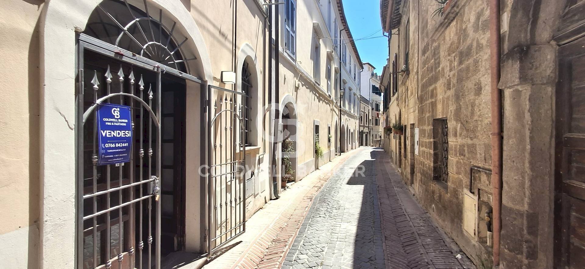 Foto 1 - Locale Commerciale Via Giordano Bruno
 
15, Tarquinia - foto 1