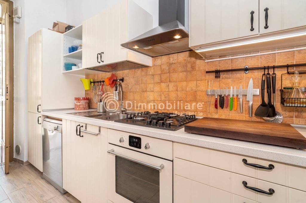 Cucina - Three-room apartment via Francesco Cigna, 84, Torino (neighborhood Aurora) - photo 3
