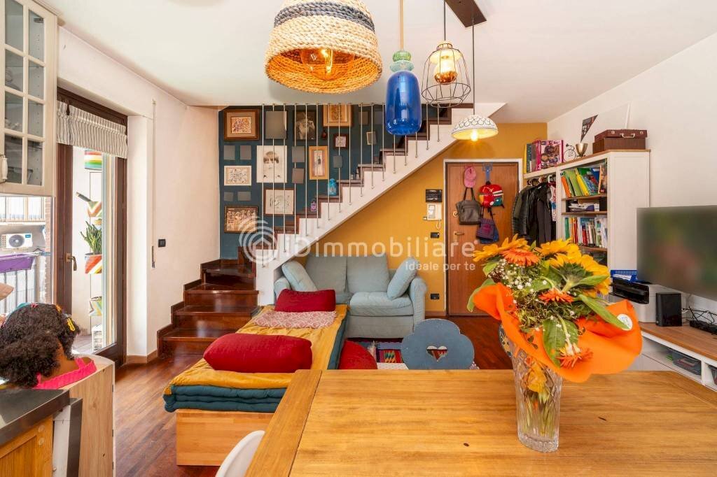 Soggiorno - Four-room apartment via Paleologi, 9, Chivasso - photo 1