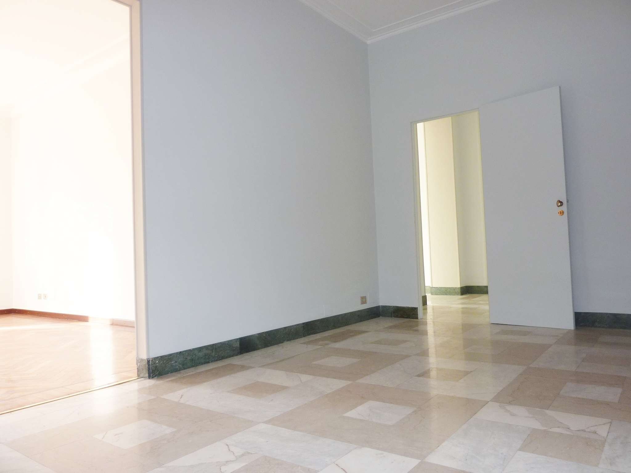 Ingresso - Quadrilocale via SAN QUINTINO, 4, Torino (zona Centro) - foto 2