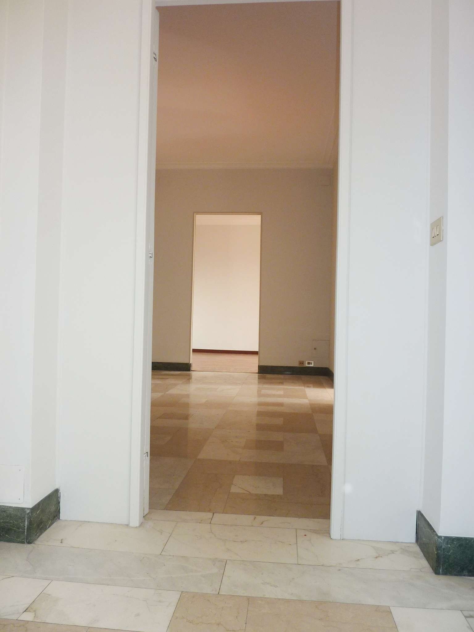 Ingresso - Quadrilocale via SAN QUINTINO, 4, Torino (zona Centro) - foto 3