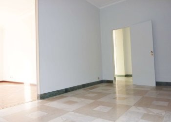 Ingresso - Quadrilocale via SAN QUINTINO, 4, Torino (zona Centro) - foto 2