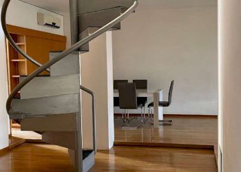 dettaglio scala - Four-room apartment via VOLTA, 9, Torino (neighborhood Centro) - photo 13
