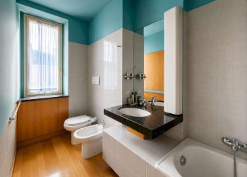 bagno - Four-room apartment via VOLTA, 9, Torino (neighborhood Centro) - photo 22