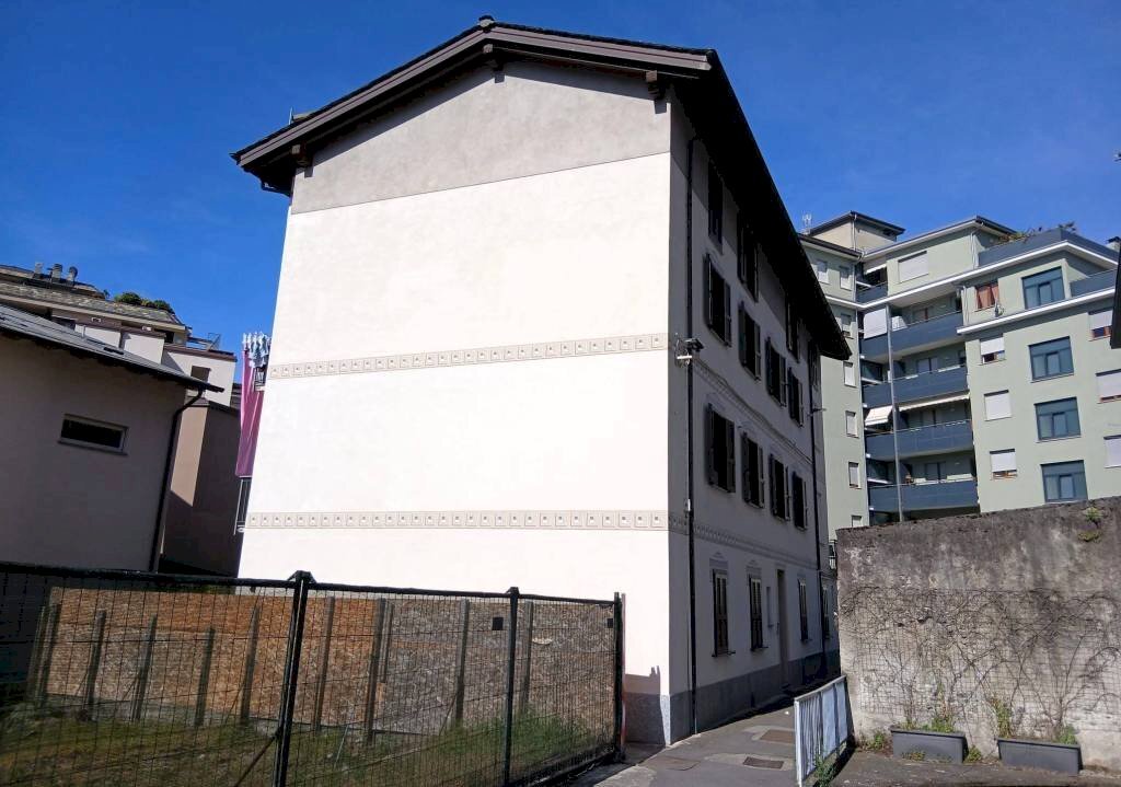 Facciata - Trilocale via Colonnello Alessi, 20, Sondrio - foto 1