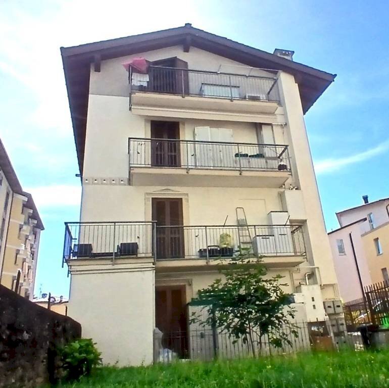 Facciata - Trilocale via Colonnello Alessi, 20, Sondrio - foto 3