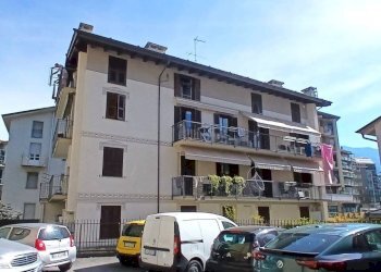 Facciata - Trilocale via Colonnello Alessi, 20, Sondrio - foto 2