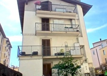 Facciata - Trilocale via Colonnello Alessi, 20, Sondrio - foto 3