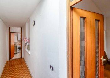 Corridoio - Four-room apartment via Prato, 37, Albese con Cassano - photo 17