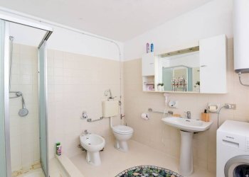 Bagno - Four-room apartment via Prato, 37, Albese con Cassano - photo 18