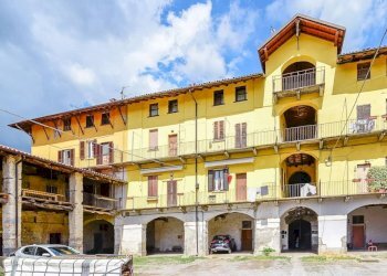 Facciata - Four-room apartment via Prato, 37, Albese con Cassano - photo 23