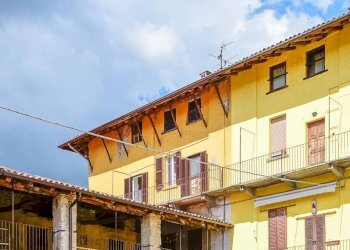 Facciata - Four-room apartment via Prato, 37, Albese con Cassano - photo 24