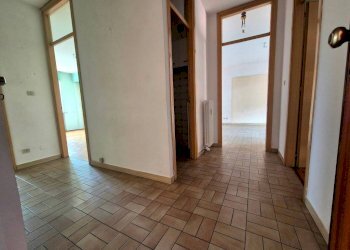 Corridoio - Appartamento via Aurora, frazione Cerialdo, Cuneo - foto 9