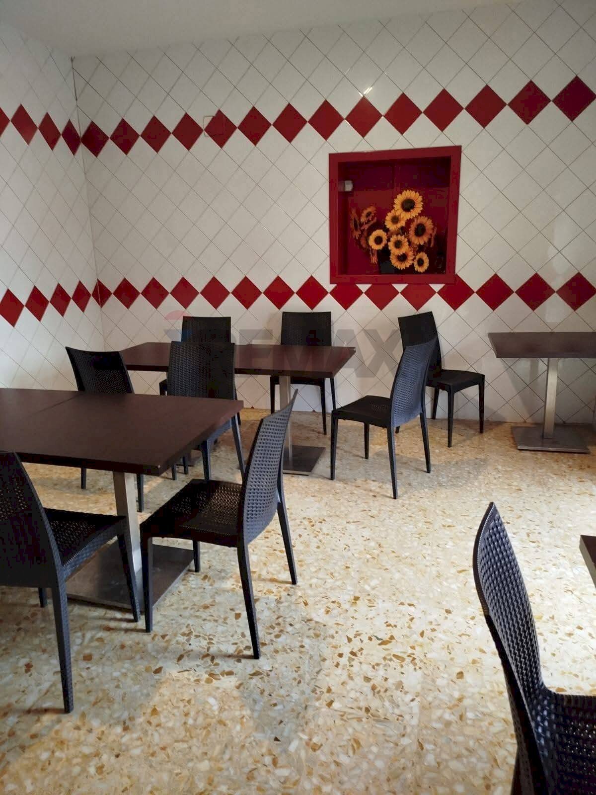 Sala da pranzo - Commercial Activity Via Giuseppe Verdi
 
9, Piedimonte San Germano - photo 3