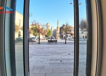 Foto 4 - Commercial Premises Piazza vittorio veneto
 
12, Vernole - photo 4