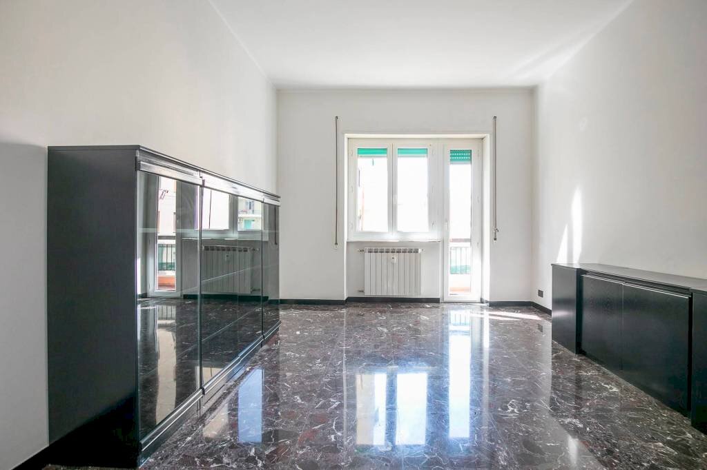 Soggiorno - Three-room apartment corso Ferdinando Magellano, 1b, Genova (neighborhood Sampierdarena) - photo 1