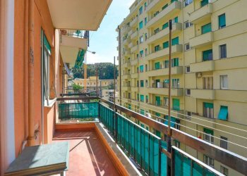 Balcone - Trilocale corso Ferdinando Magellano, Genova (zona Sampierdarena) - foto 1