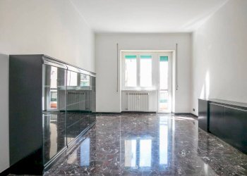 Soggiorno - Trilocale corso Ferdinando Magellano, Genova (zona Sampierdarena) - foto 2