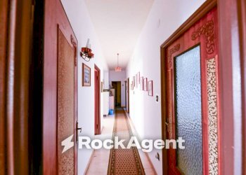 Corridoio - Four-room apartment via Bambinello Gesù, 24, Catanzaro - photo 11