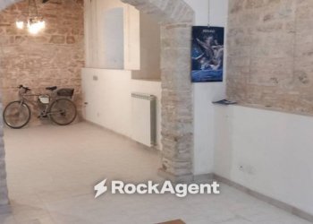 Stanza non arredata - Negozio via Camponocecchio 15, Genga - foto 12