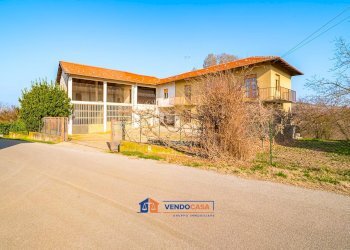 Casa indipendente Novello - foto 1