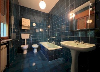 bagno al piano primo - Portion of a house VIA, Val Liona - photo 15