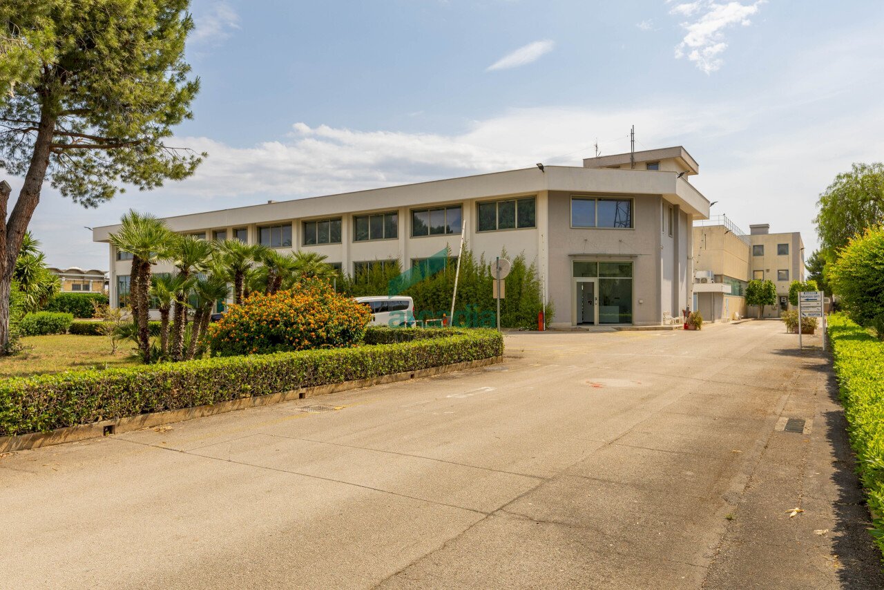 vista - Commercial Premises Via dei Gigli 21, Modugno - photo 2