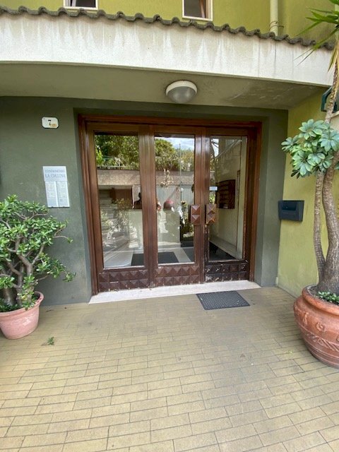 1 entrata condominio - Quadrilocale Via degli Ulivi 7, Ventimiglia - foto 1