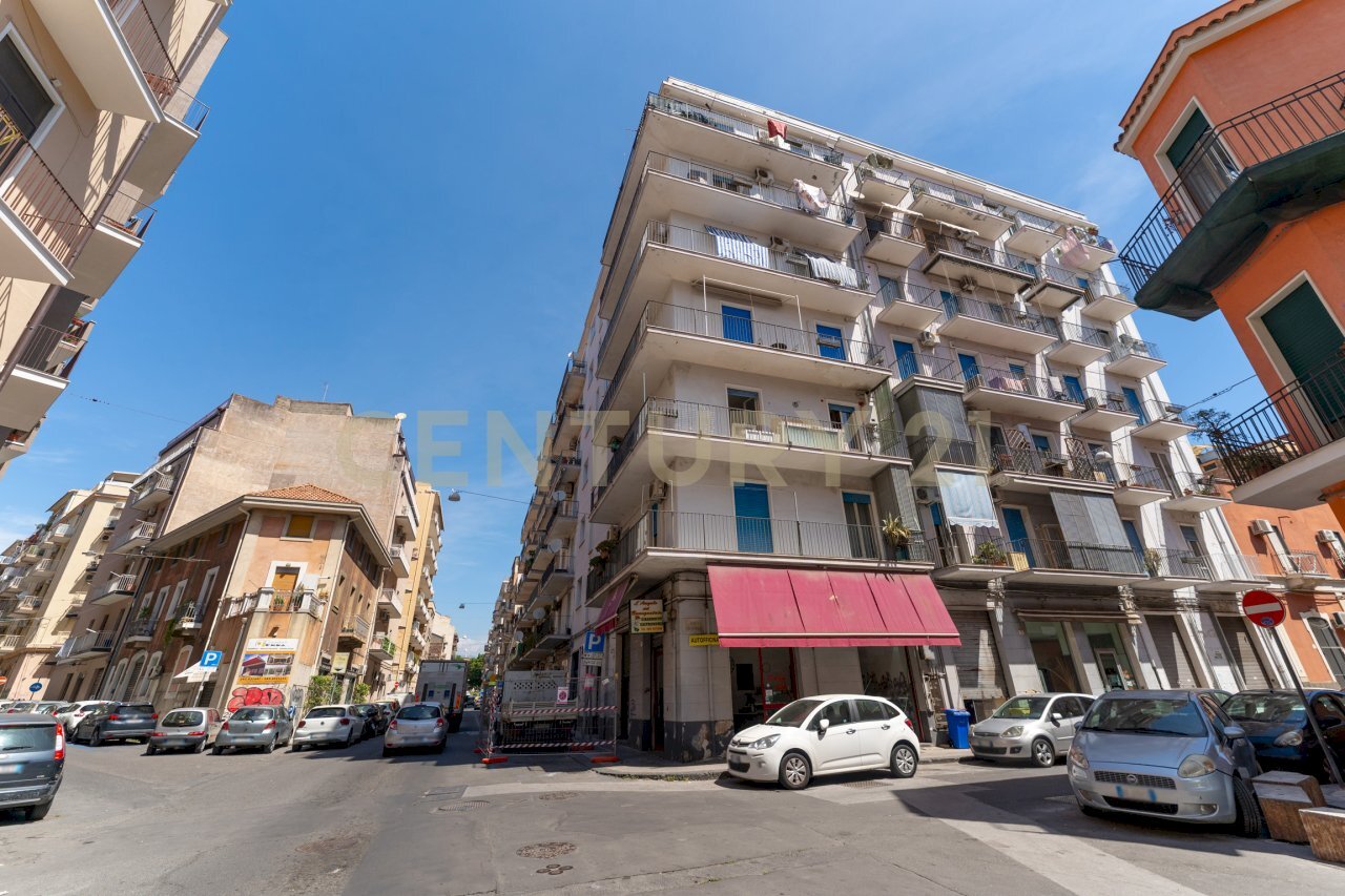 Affitto Orlando 130 (2) - Four-room apartment Via Vittorio Emanuele Orlando 130, Catania - photo 2