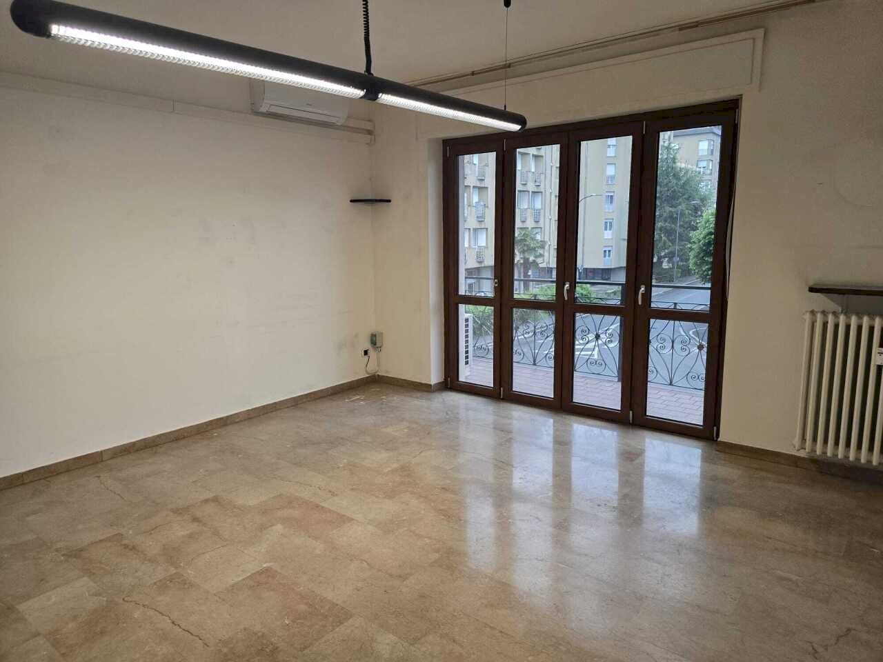 Interni appartamento - Three-room apartment Via Giacomo Leopardi 16, Erba - photo 1