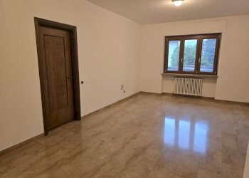 Interni appartamento - Three-room apartment Via Giacomo Leopardi 16, Erba - photo 2